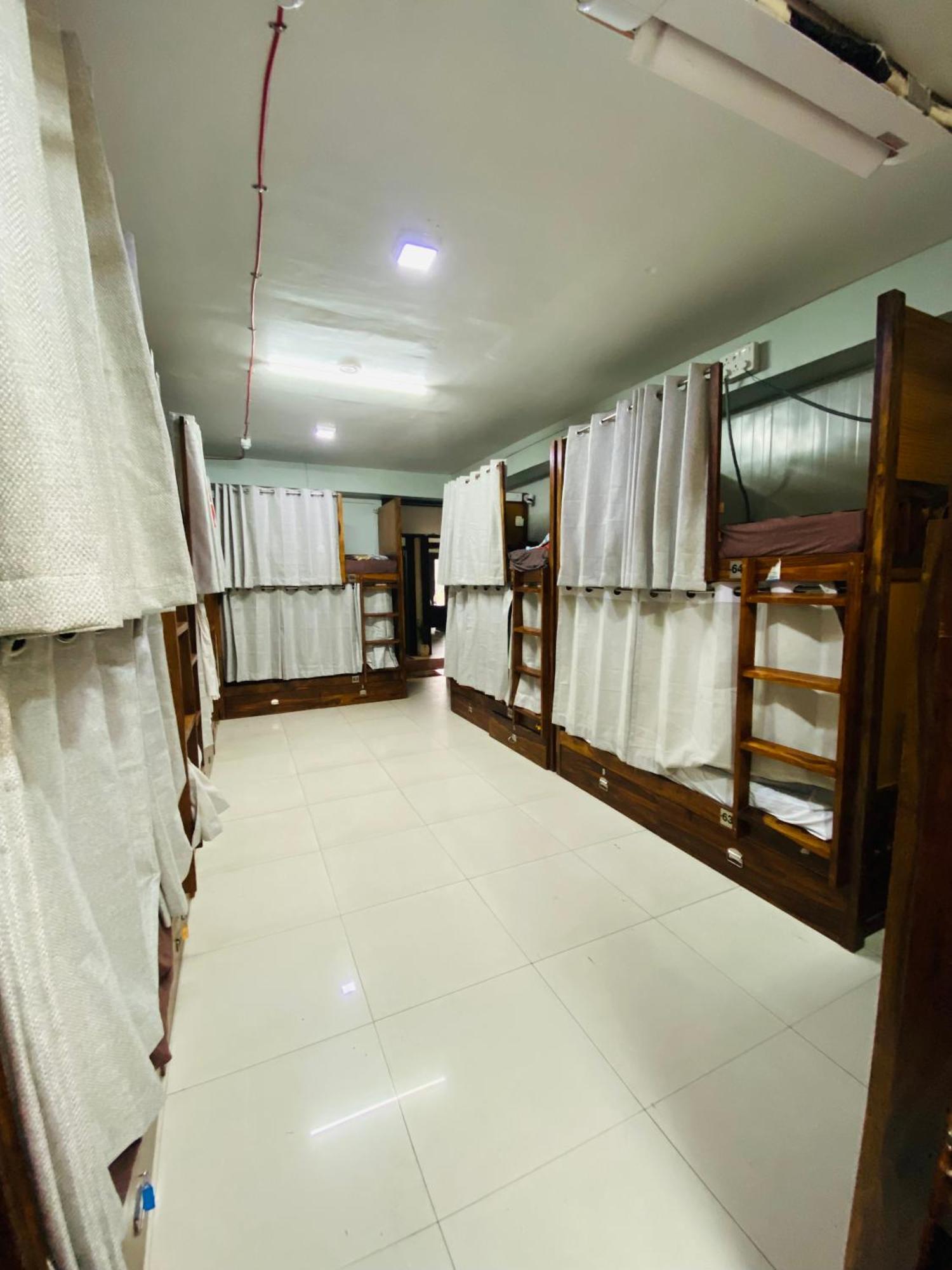 Homestay Ac Dormitory Нью-Дели Экстерьер фото