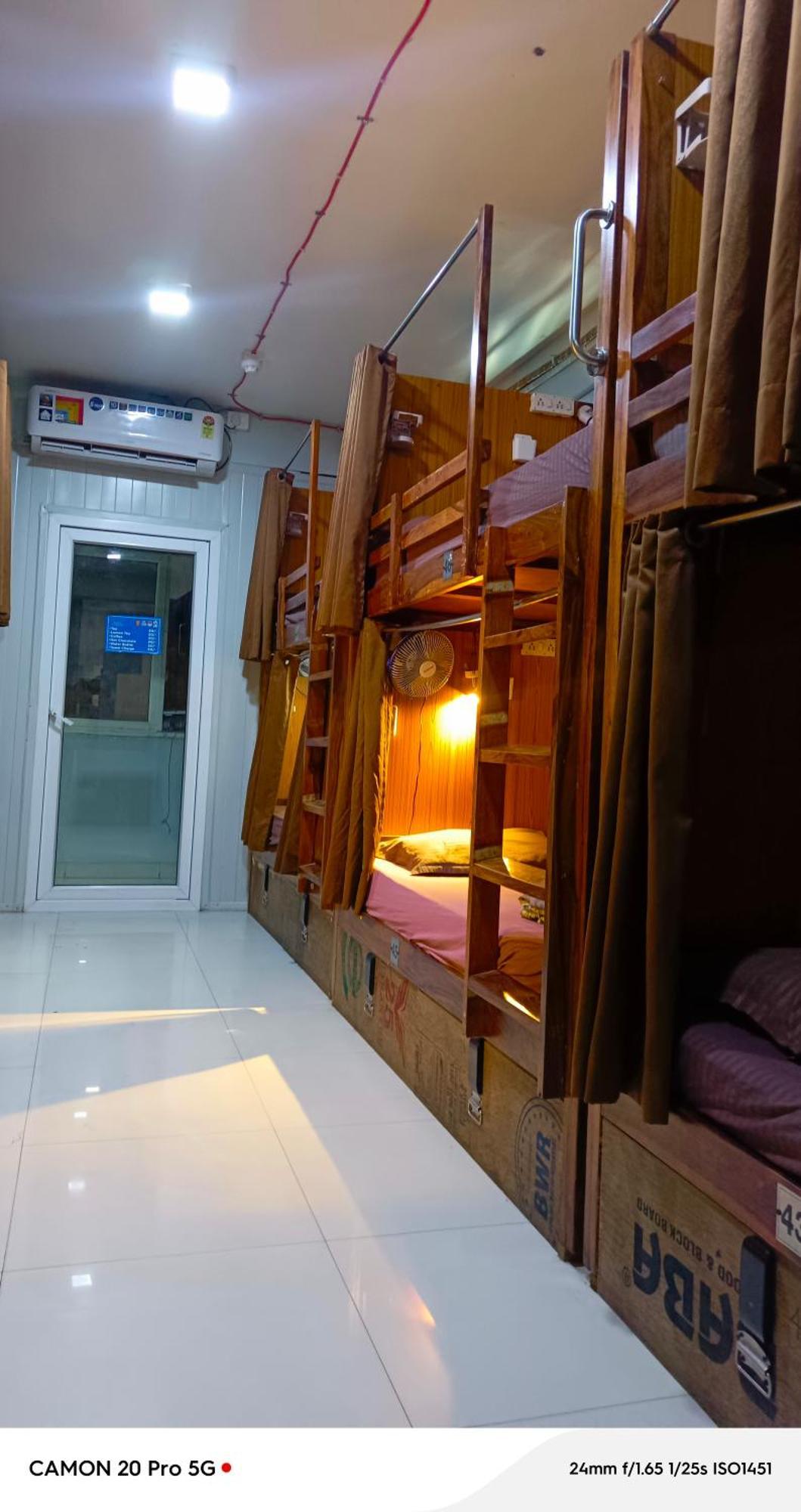 Homestay Ac Dormitory Нью-Дели Экстерьер фото